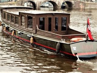 ‘HRH’ salonboot luxe privé rondvaart